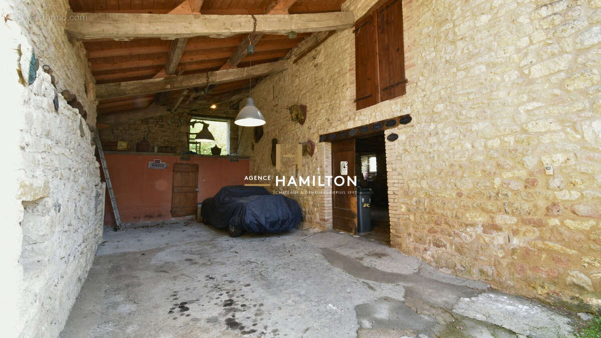 Charmante propriete avec prairies, piscine, garage et batiments annexes - photo 15