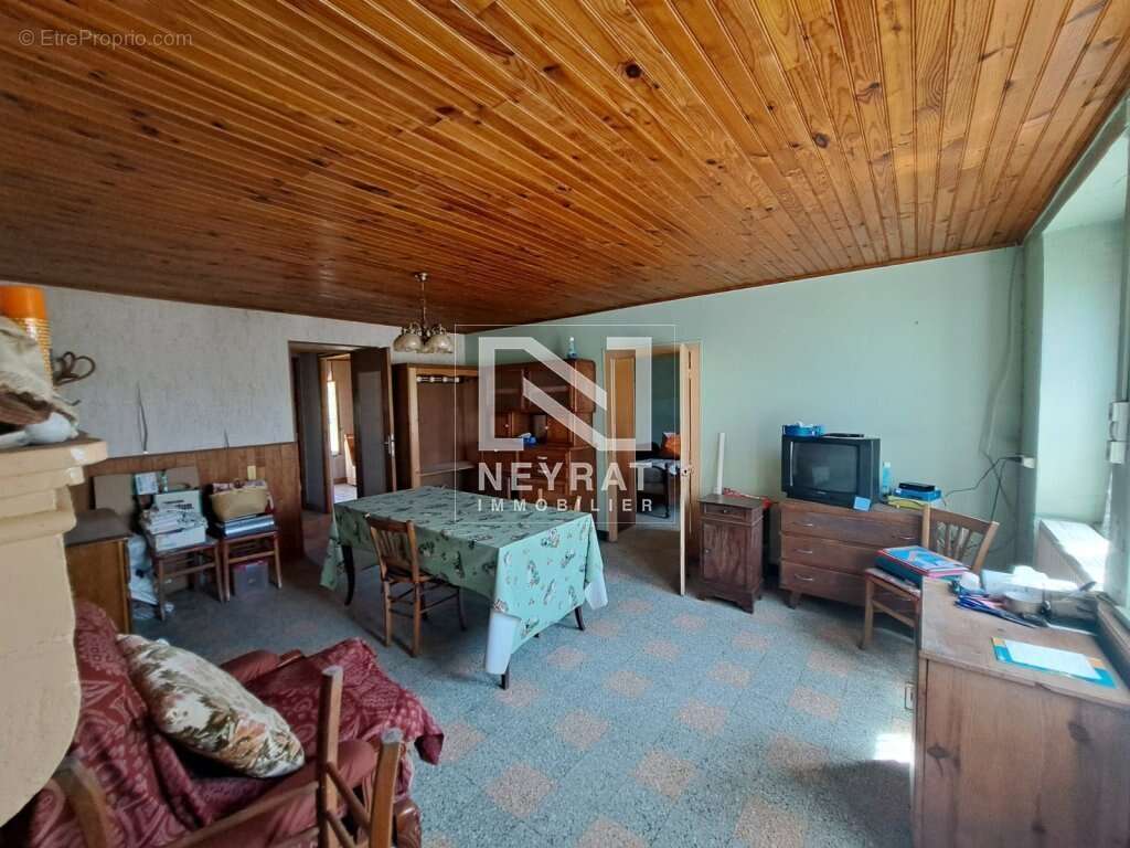 Maison à SAINT-FORGEOT