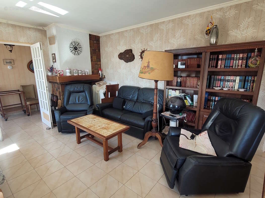 Maison à SAINT-GENIES-DE-FONTEDIT