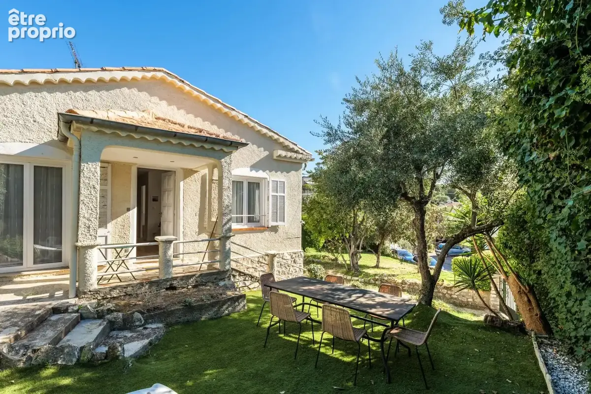 Vence – Villa à pied du centre avec permis purgé pour 319 m² de surface de plancher - photo 7