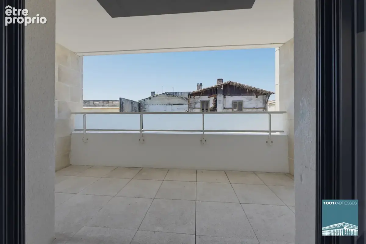  Appartement trois pièces avec terrasse et parking - photo 2