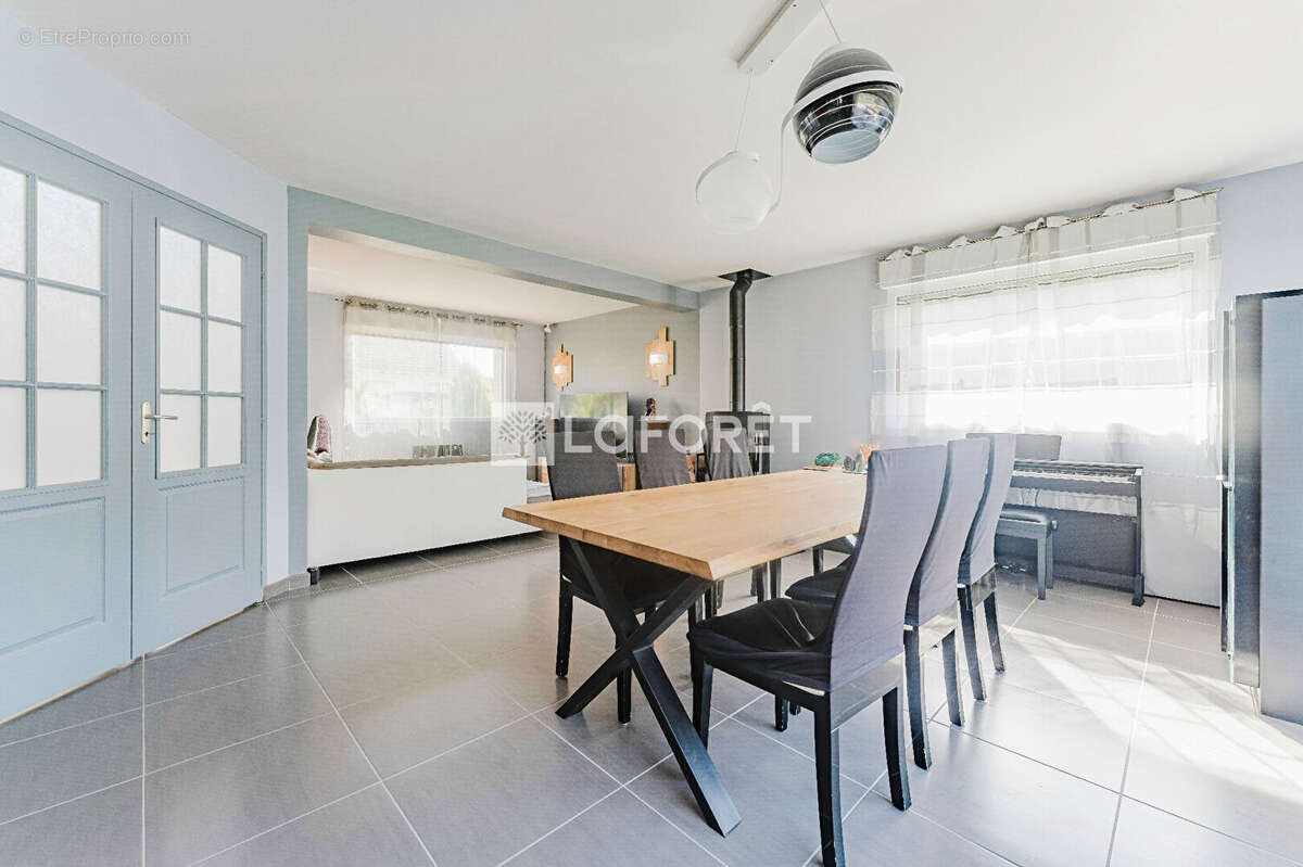 Maison à GOUY-SOUS-BELLONNE