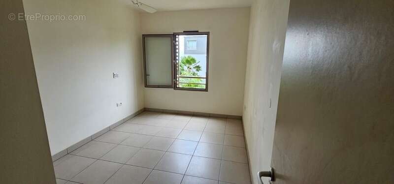 Appartement à vendre 3 pièces LA BRETAGNE (974) - photo 5