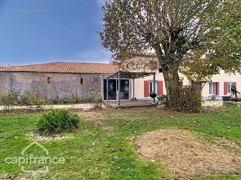 Maison à MAUZE-THOUARSAIS