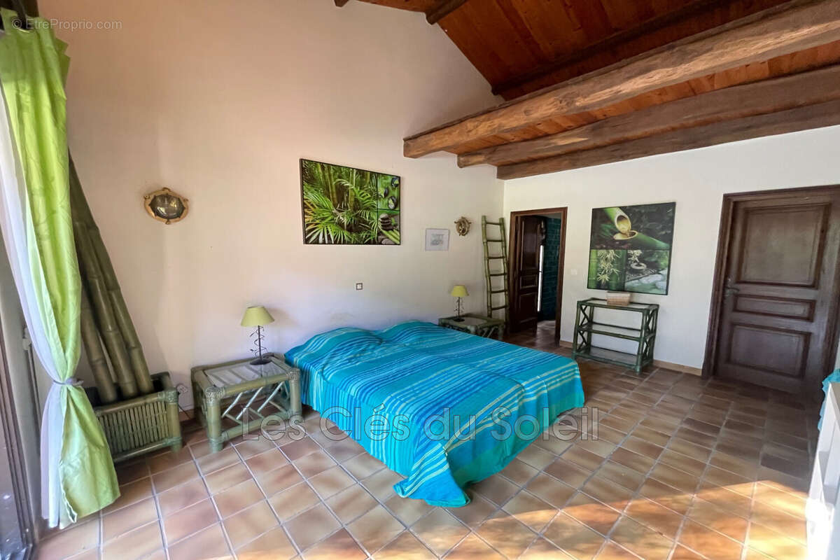 Maison à PUGET-VILLE