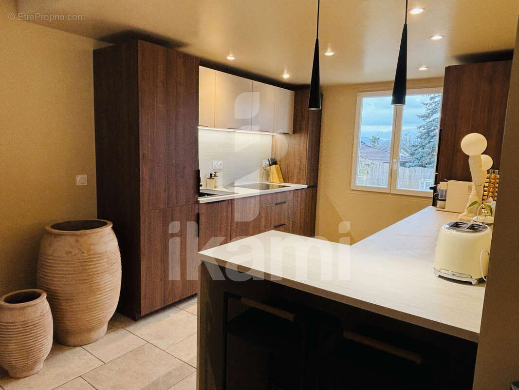 Maison à SALAISE-SUR-SANNE