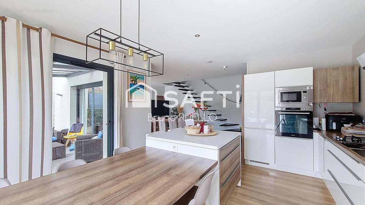 Maison 128 m² à Montesquieu-Des-Alberes  - photo 2