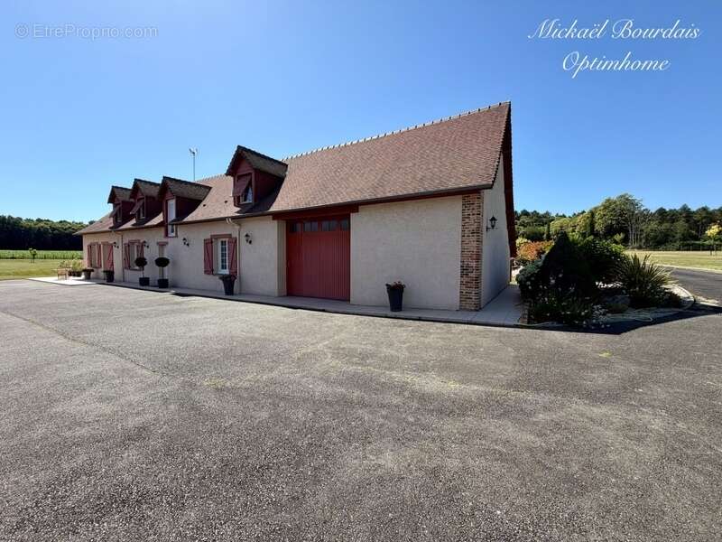 Maison de caractère 230 m2 avec 7 hectares de prairie – Vie de plain-pied – Secteur Oizé - photo 4