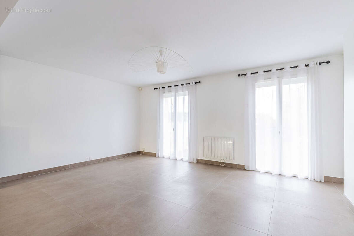 Maison à VILLECRESNES