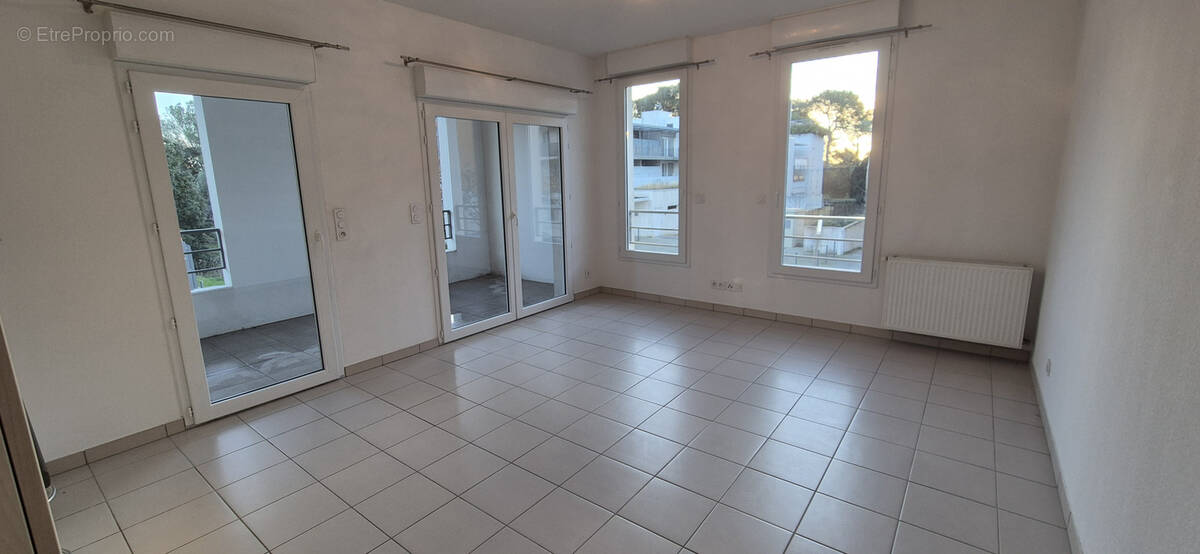 Appartement à JUVIGNAC