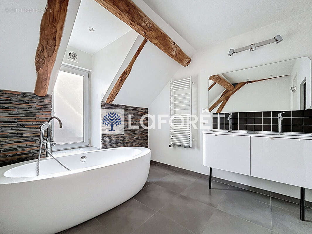 Maison de charme 147m² - Chambourcy - Environnement calme et recherché - photo 3