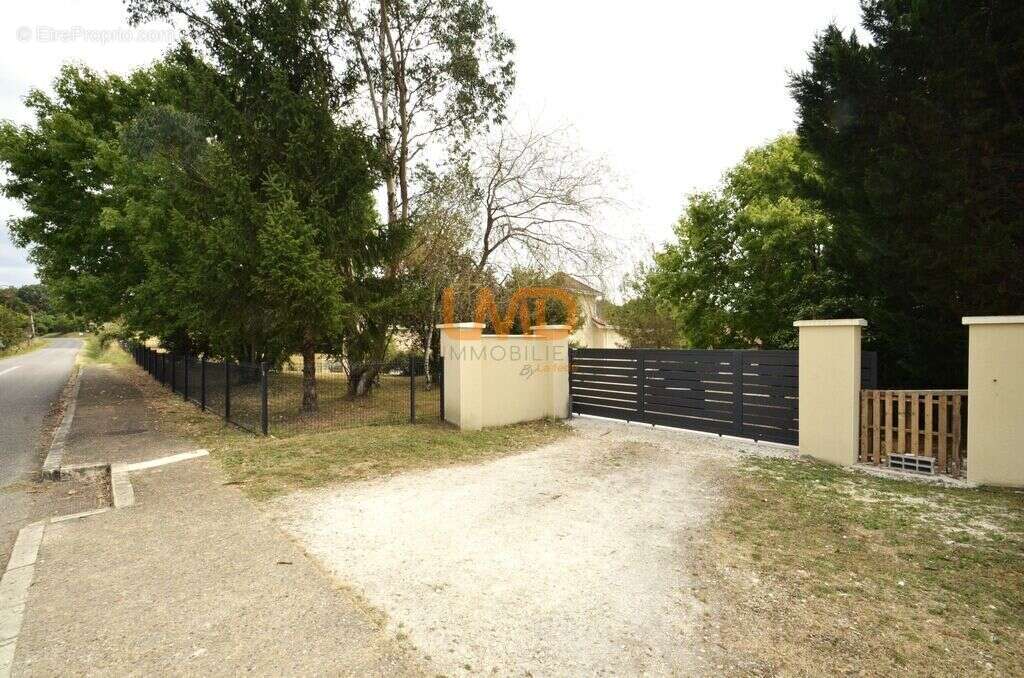 Maison à SAINT-GERAUD-DE-CORPS