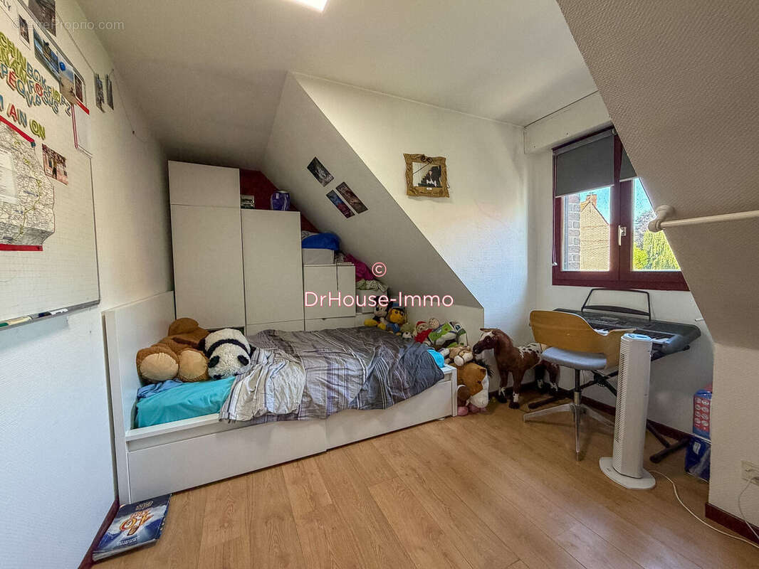 Maison 136 m² à Genech  - photo 7