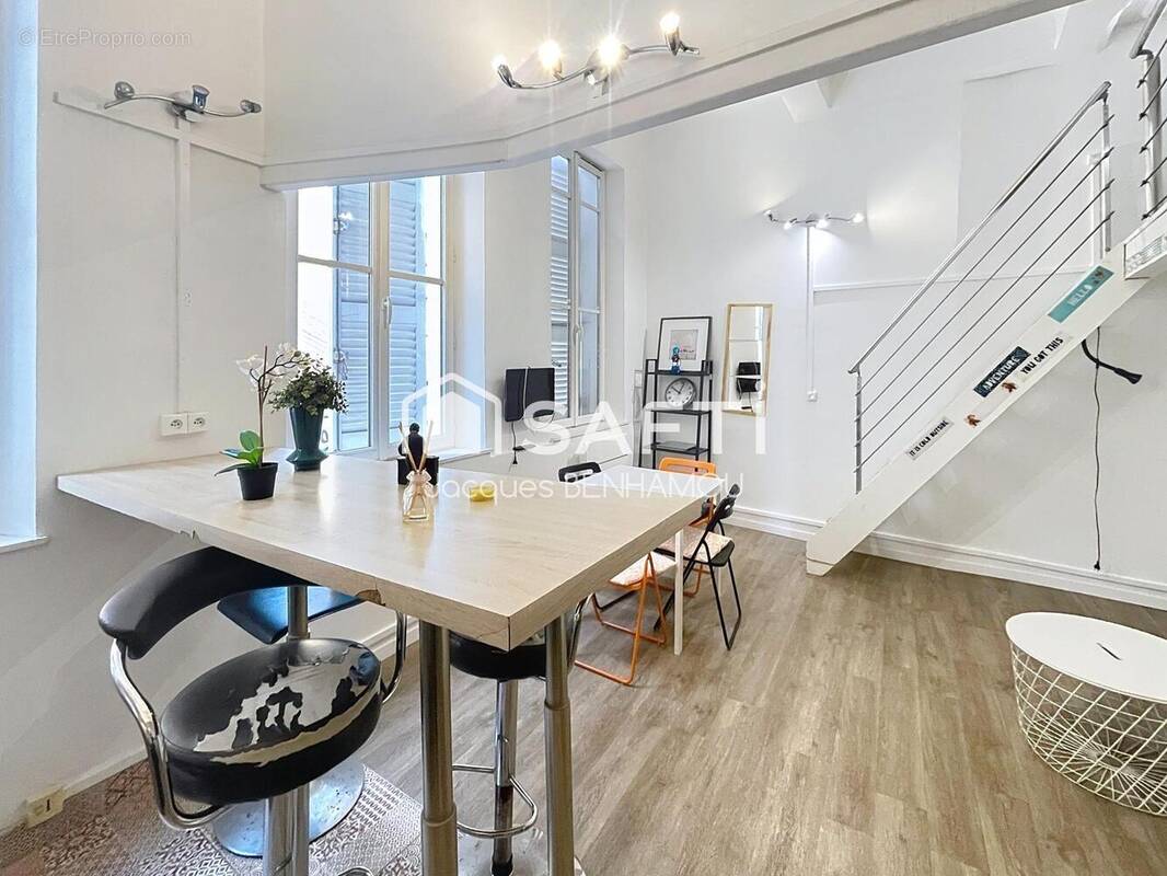 Photo 1 - Appartement à MARSEILLE-2E