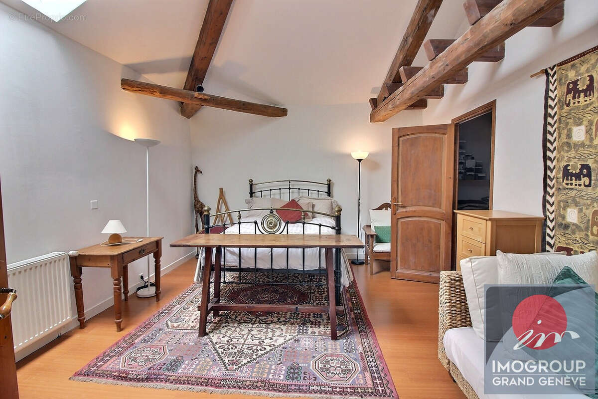 Maison à CESSY