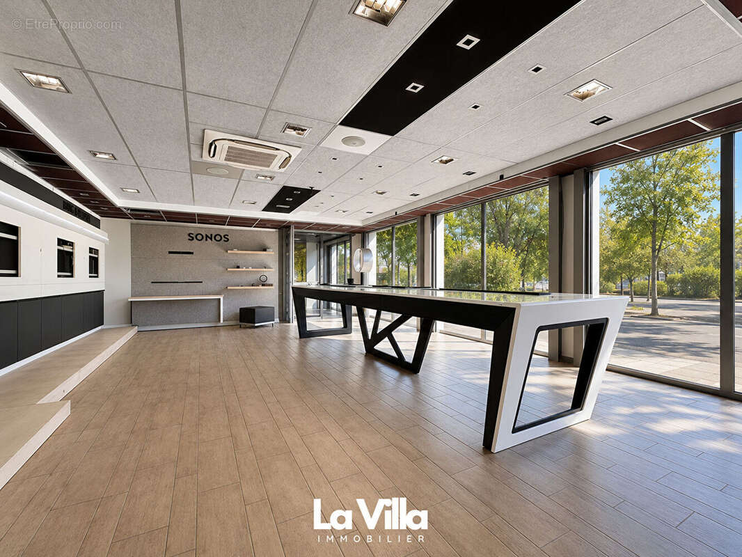 Local commercial  660 m2 - photo 3