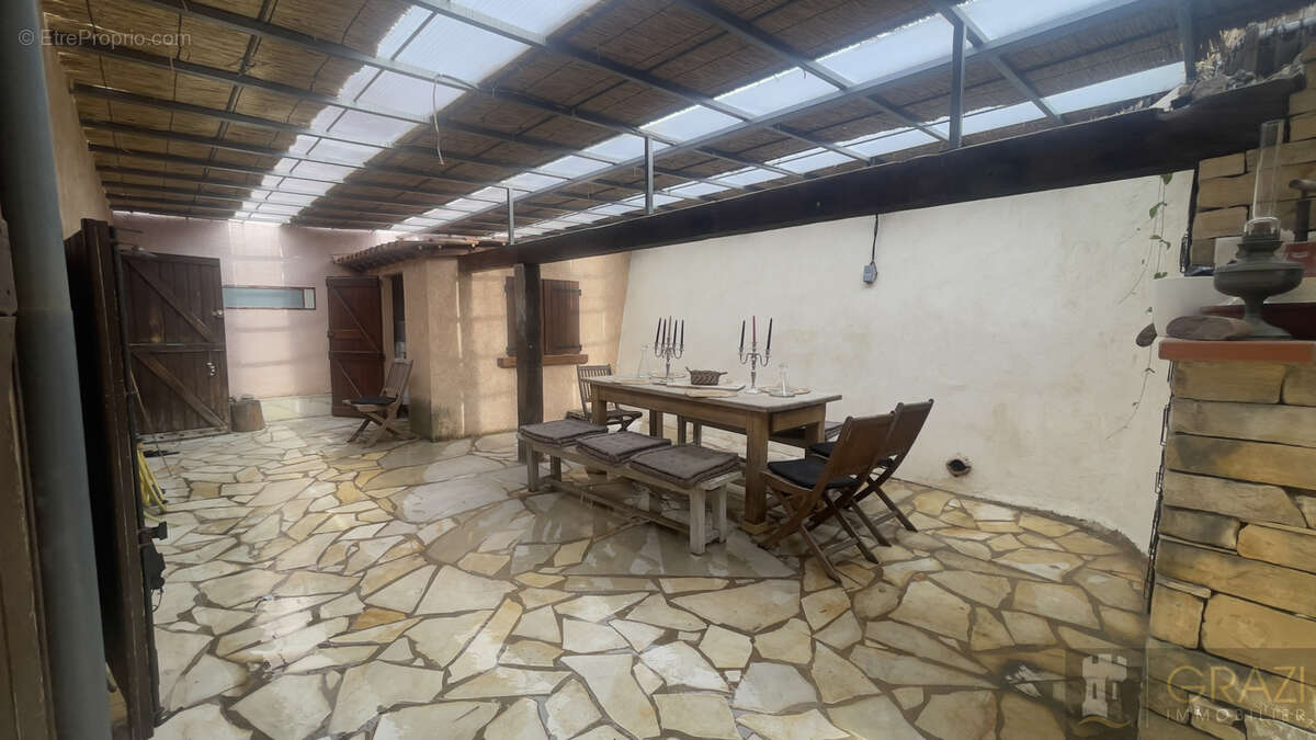 Appartement à SIX-FOURS-LES-PLAGES