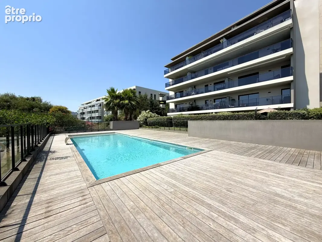 Appartement 65 m² à Antibes  - photo 2