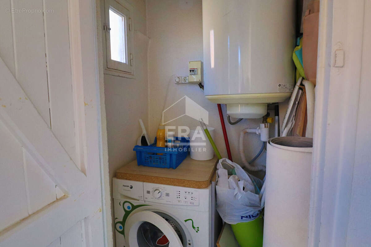 Appartement à MARSEILLE-4E