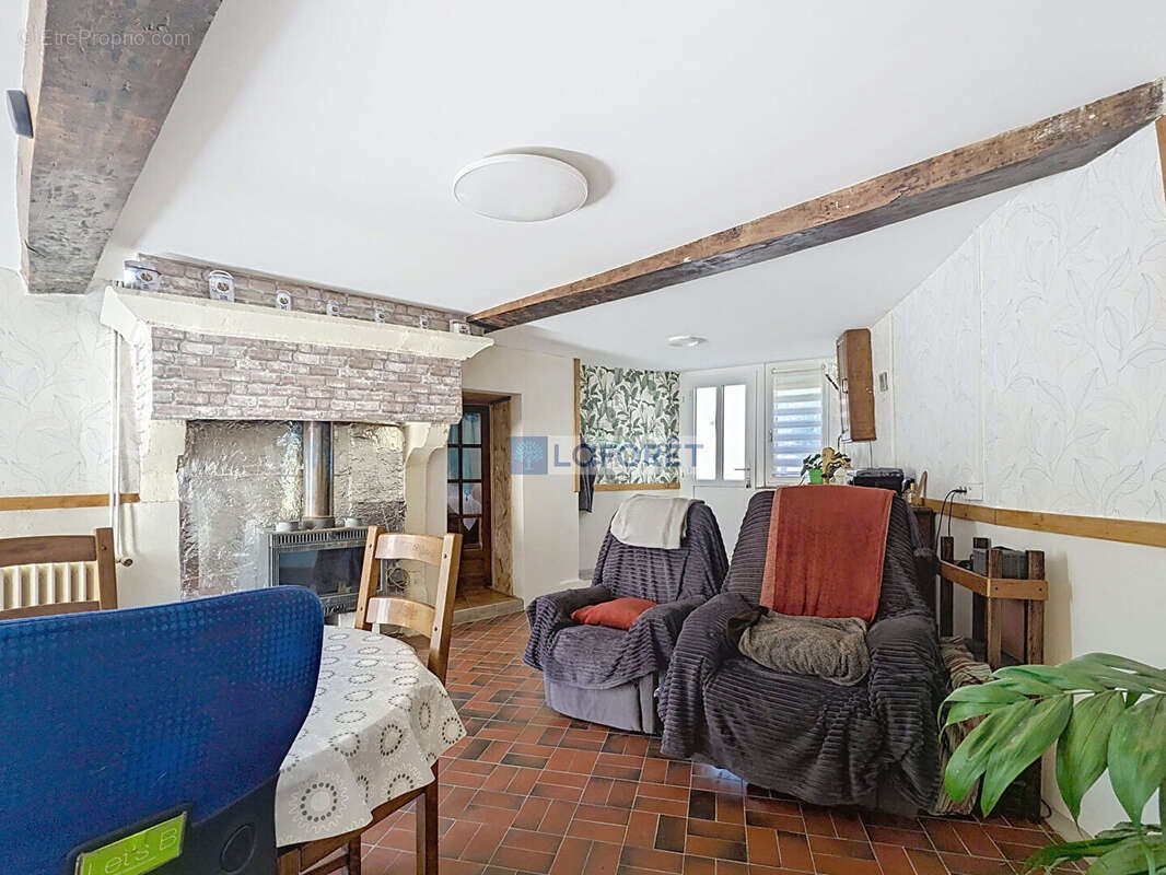 Maison à MONTHUREUX-SUR-SAONE