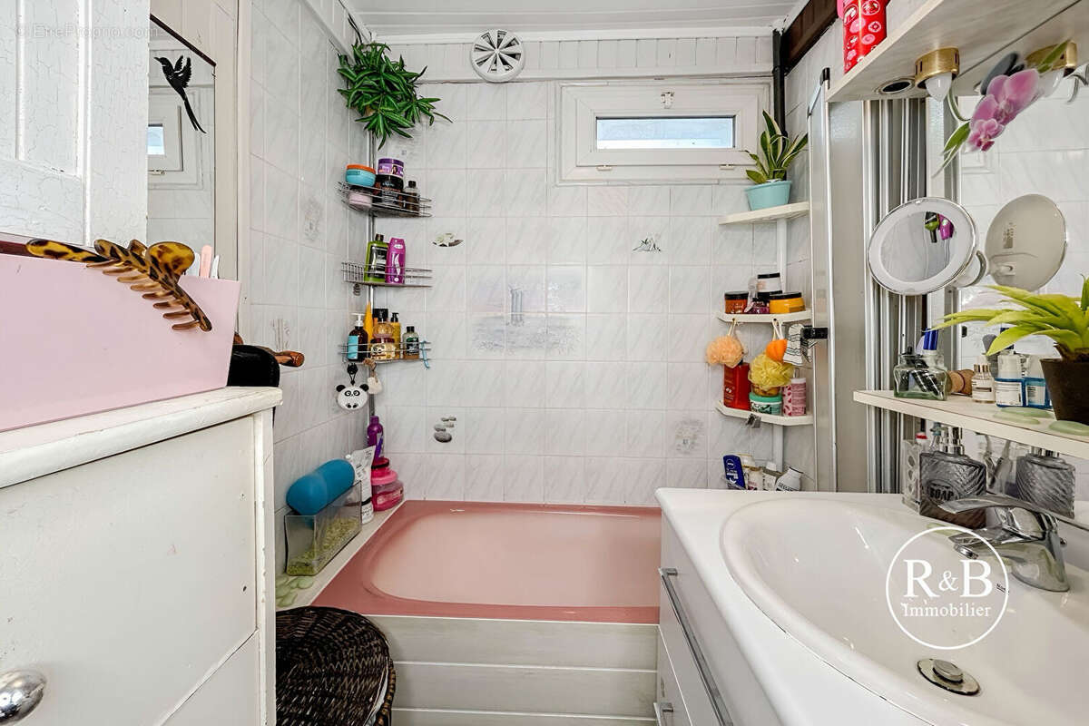 Appartement à LES CLAYES-SOUS-BOIS
