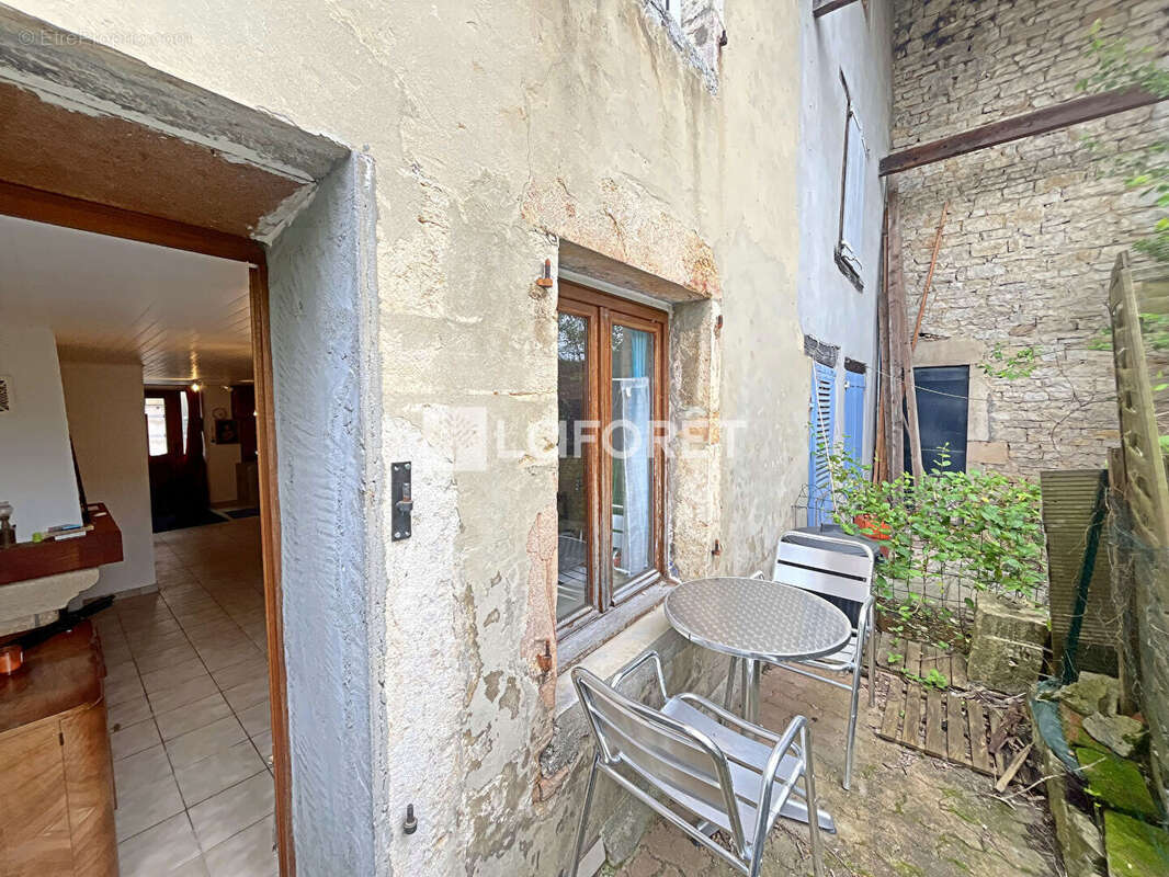 Maison à SAINT-AMOUR