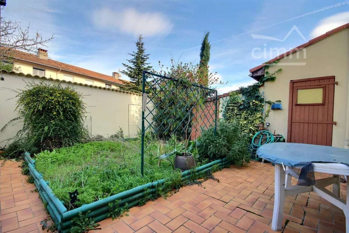 Maison à MONTELIMAR