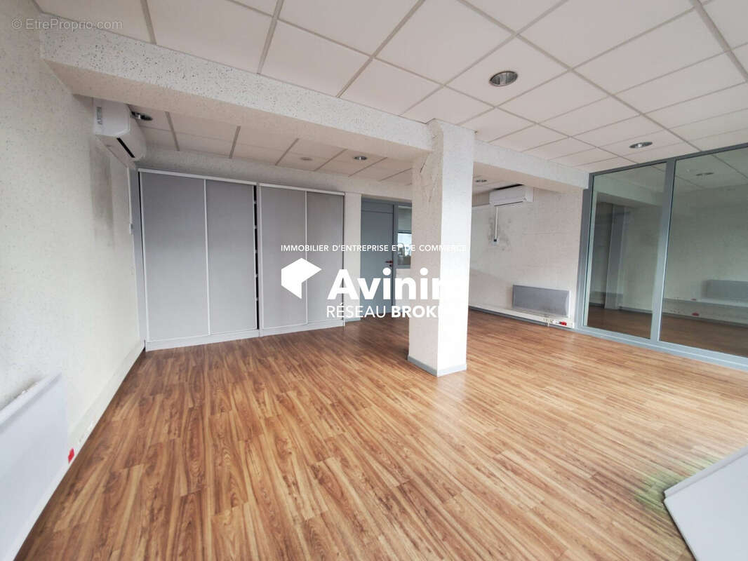 Commerce 153 m² à Chambery  - photo 2
