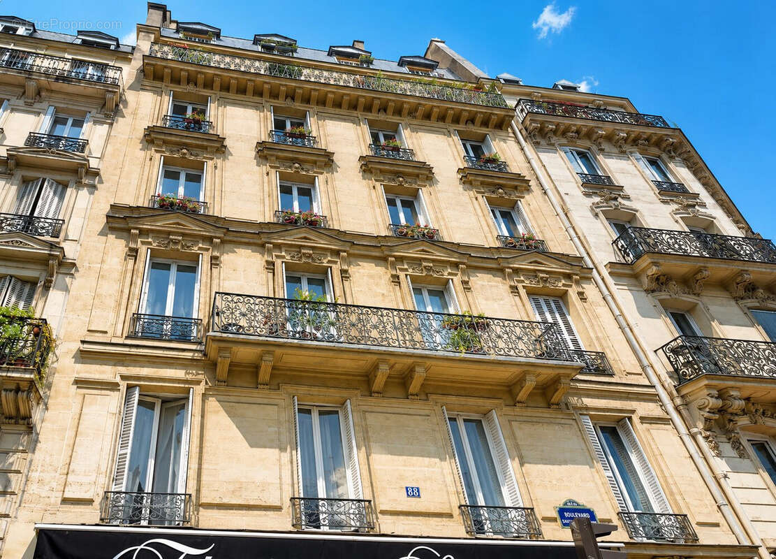 Appartement à PARIS-11E
