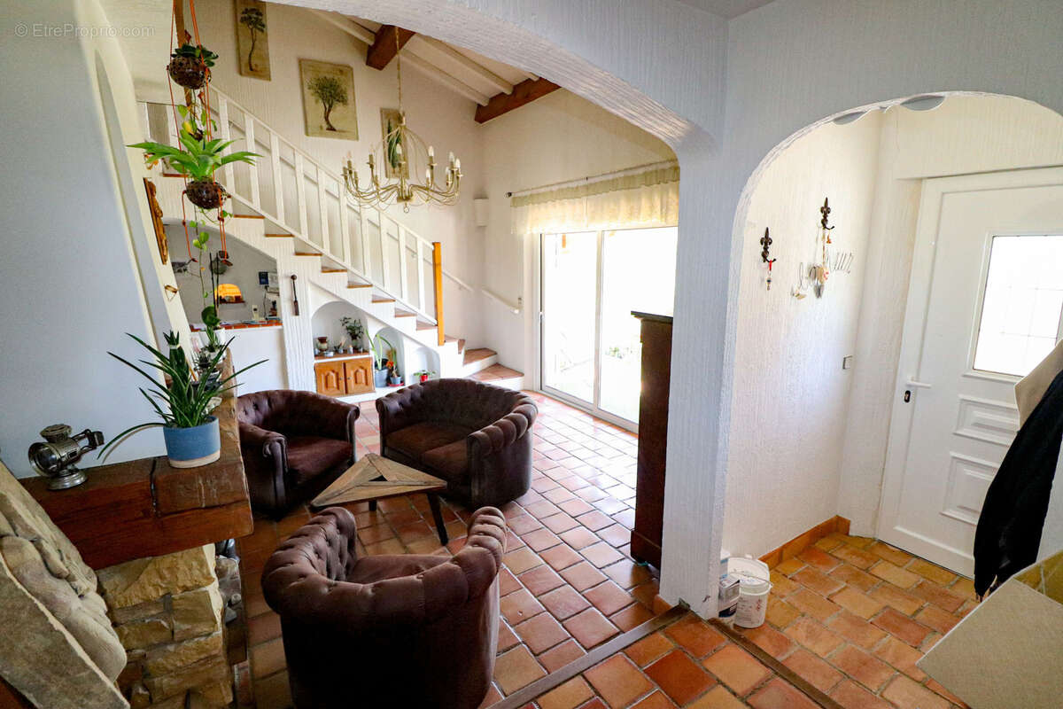 Flayosc exclusivite villa 136m2 3 chambres sur terrain 900m2 avec piscine - photo 20