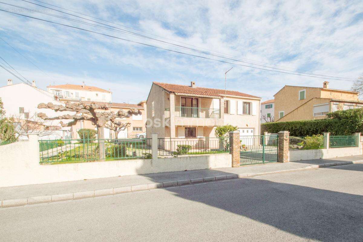 Maison à LA LONDE-LES-MAURES