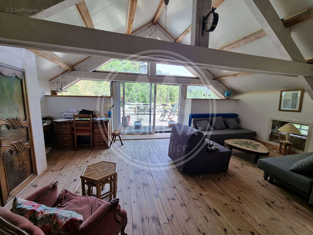 Maison à SAINT-PIERRE-SUR-DOUX