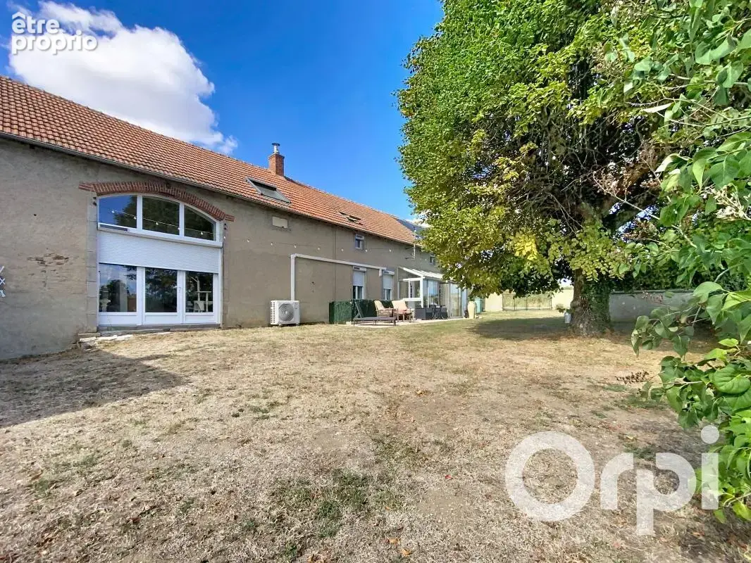 Photo Maison à Durmignat au prix de 198 000€
