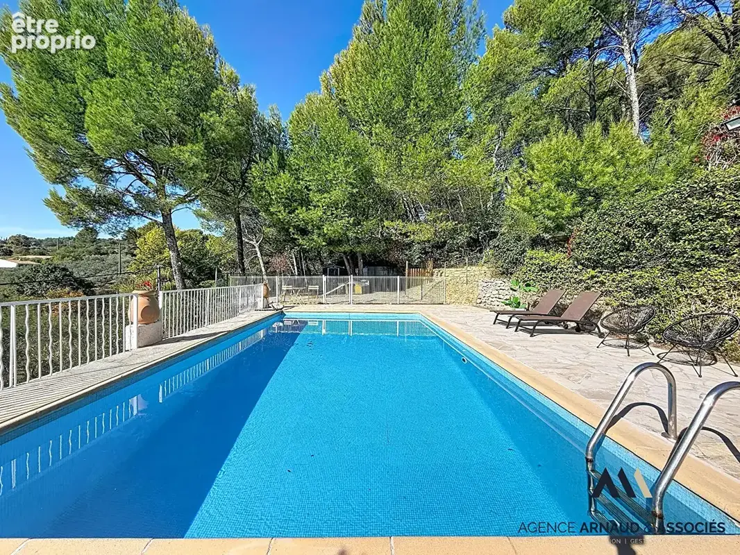 Propriété avec vue dégagée sur un terrain en restanques avec piscine et 2 logements indépendants - photo 23