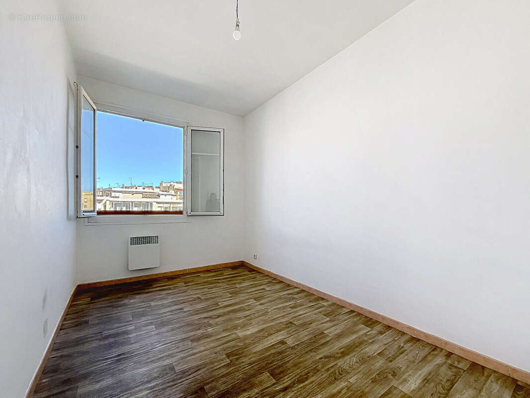 Appartement à MARSEILLE-4E