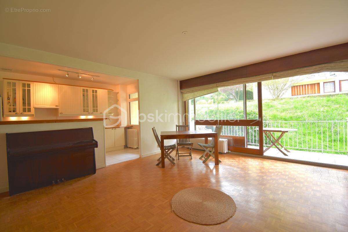 Appartement à L&#039;ETANG-LA-VILLE