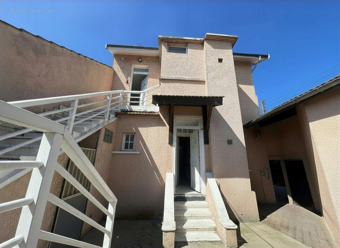 Maison à VAULX-EN-VELIN