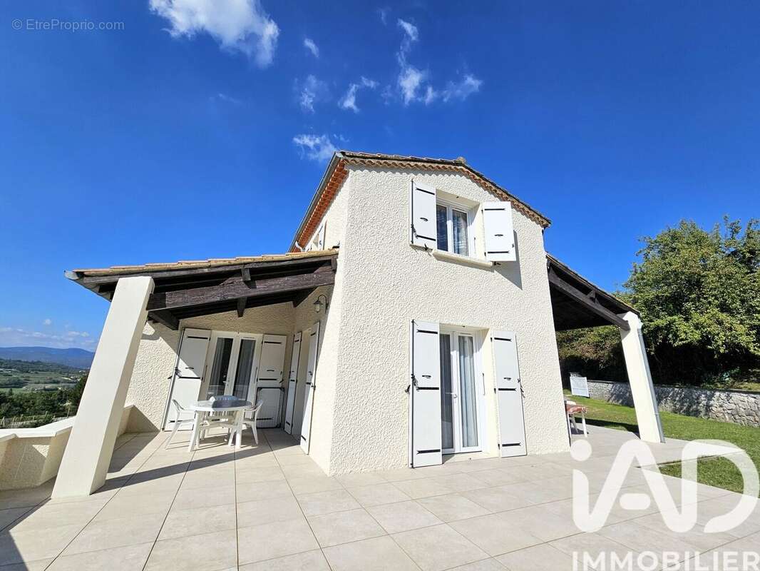 Maison 137 m² à Saint-Vincent-De-Barres  - photo 2