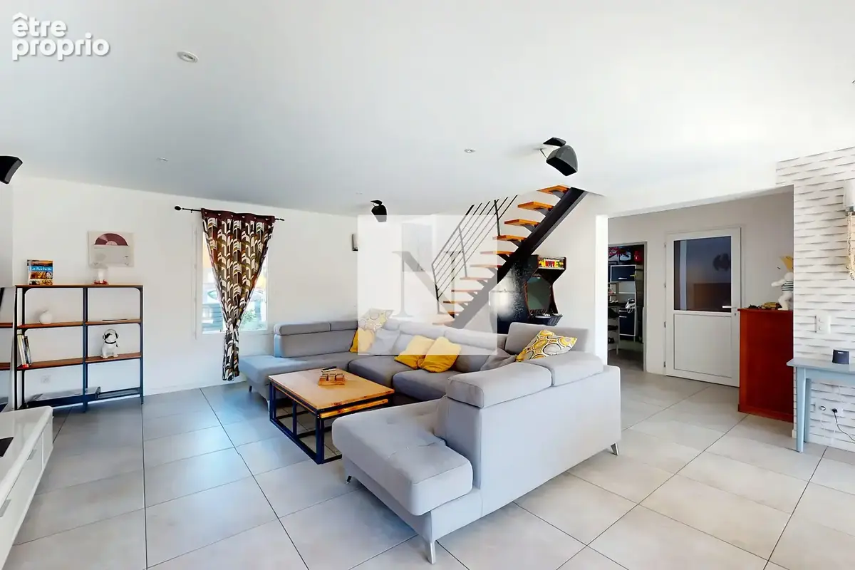Maison 8 pièces 235 m² à vendre à Perigny (17180) - photo 2