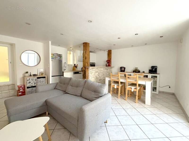 Maison à LES MARTRES-DE-VEYRE