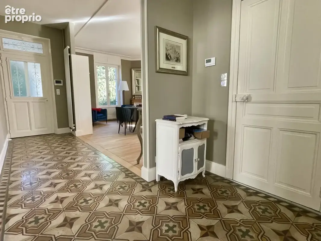 Propriété Indépendante 11 pièces sur 750 m2 de terrain clos de murs et arboré - photo 5