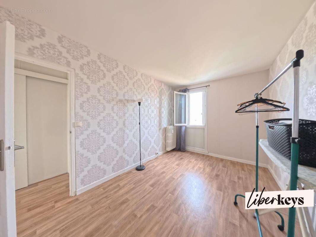 Appartement T3 70 m2 avec stationnement - photo 4
