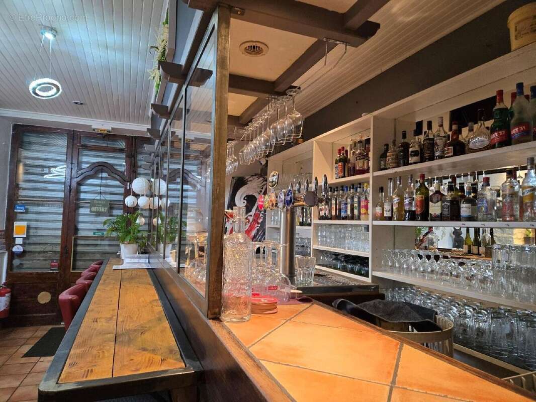 Commerce à SAINT-PAUL-TROIS-CHATEAUX