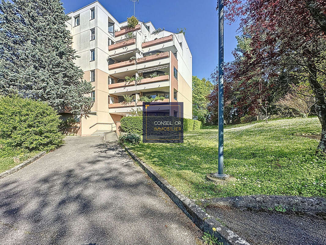 Appartement à OULLINS