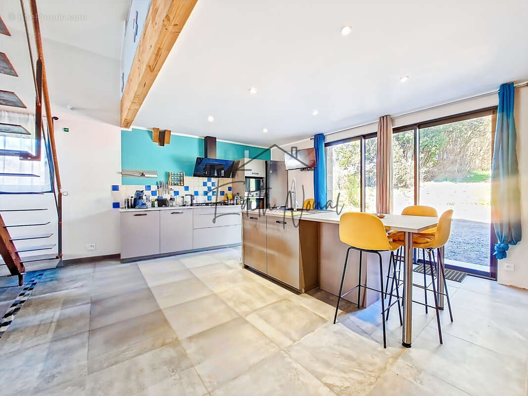 Maison à VILLEFRANCHE-DE-PANAT