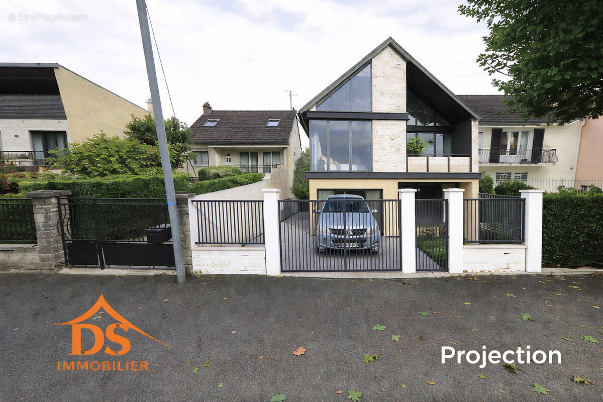 Terrain à ARNOUVILLE-LES-GONESSE