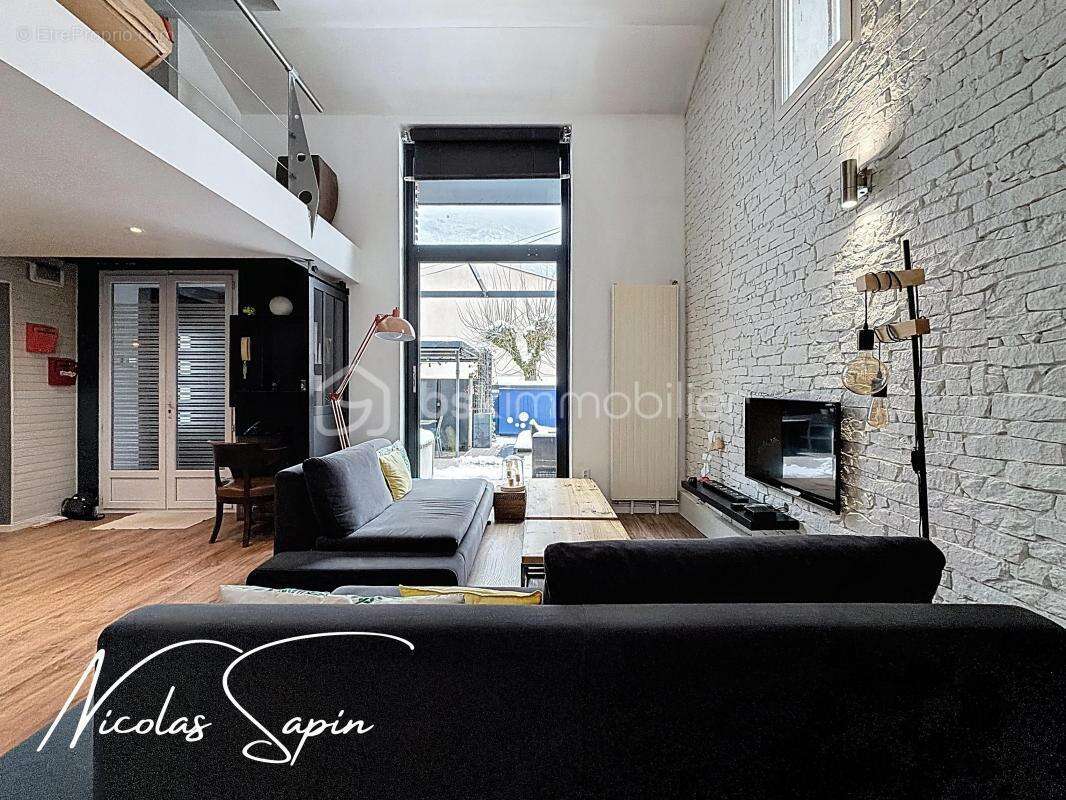 Maison à SAINT-EGREVE