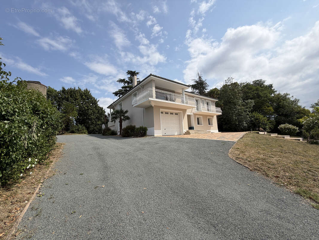 Agen - belle villa avec piscine et terrain - photo 16
