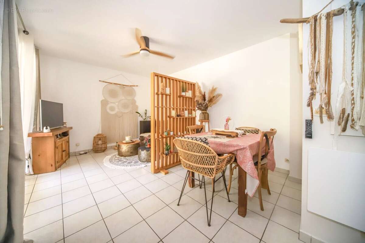 Appartement à LATTES