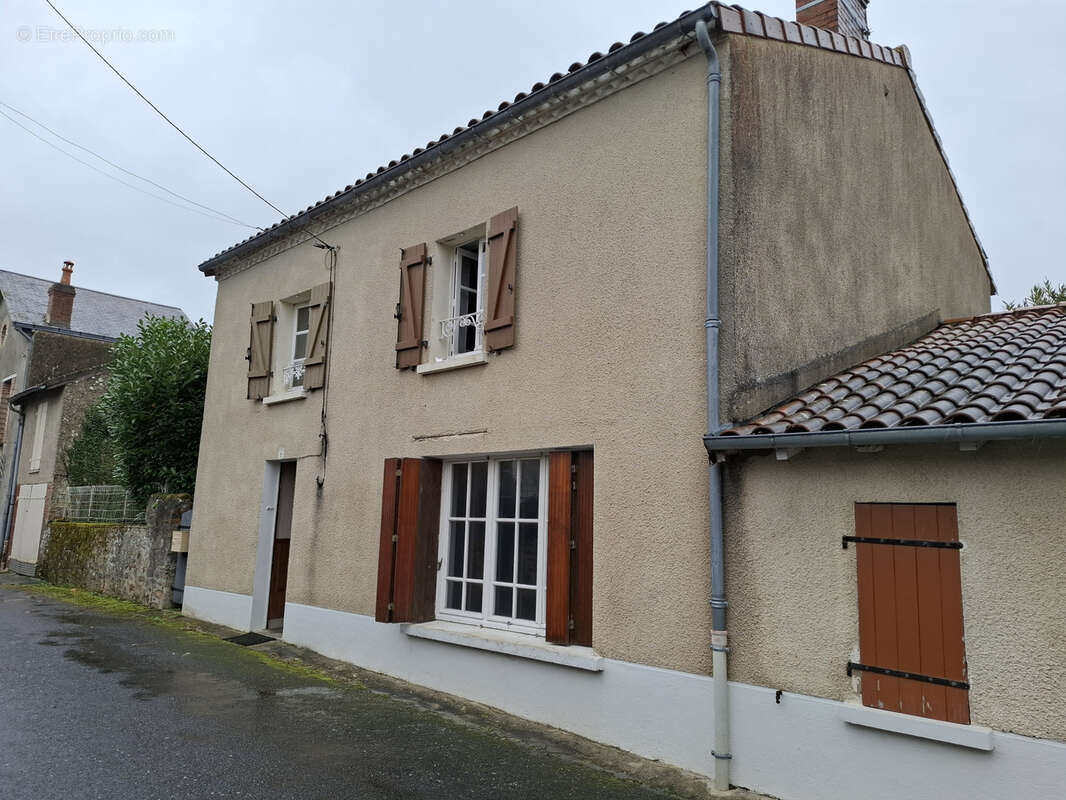 Maison à LE DORAT